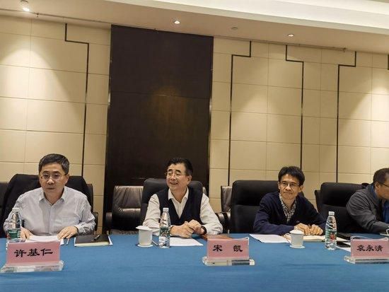 免费一区二区三区在在线视频