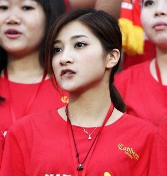 新婚女教师的呻吟